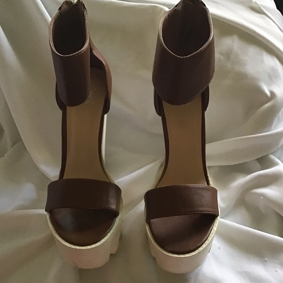 Shiekh Shoes - Shiekh Shoes White Brown Platform Heels Size 7.5